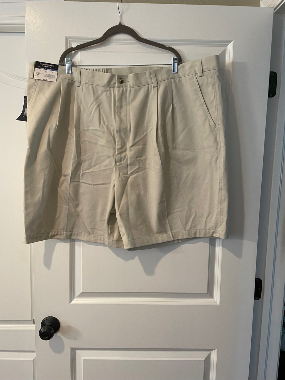 Roundtree & Yorke Beige Flat Front Men's Shorts